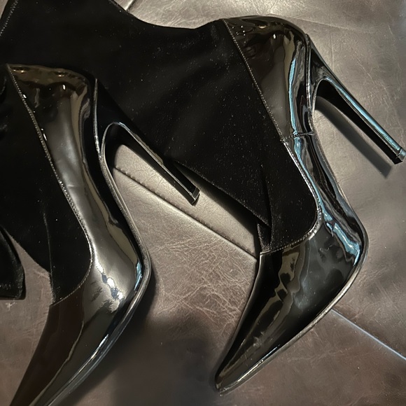 Balenciaga Shoes - Balenciaga Knife Boot Black patent leather/velvet